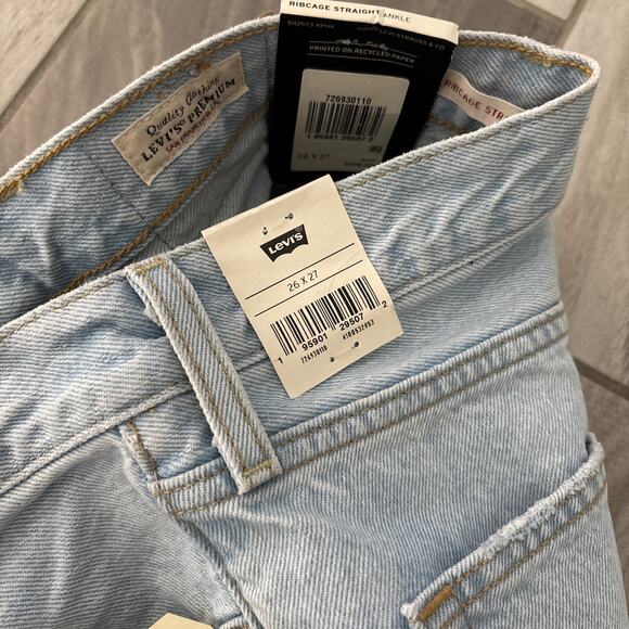 Levi's Women's Ribcage Straight Ankle Jeans Size 26/27 Light Wash Button-Fly NWT - Picture 5 of 7